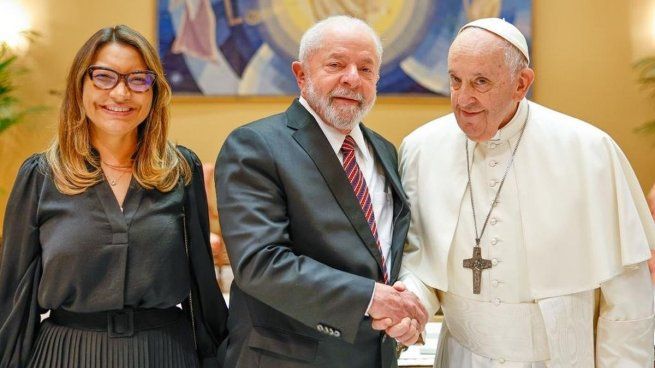  El Papa francisco recibió a Lula en el Vaticano
 