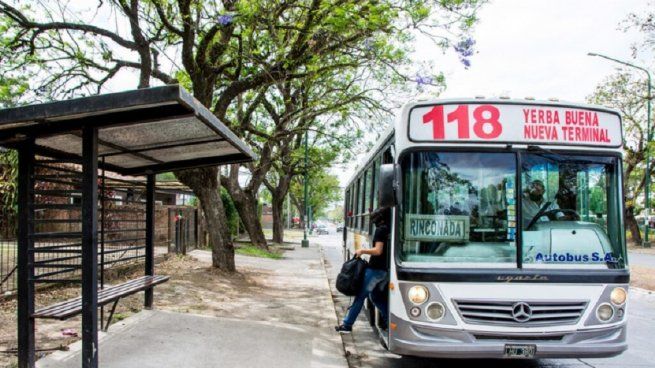  La UTA acordó un aumento salarial y levantó el paro de colectivos en el interior del país
 