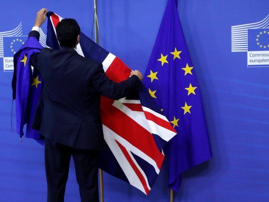  Reino Unido: más de la mitad de los británicos votaría por volver a la Unión Europea
 