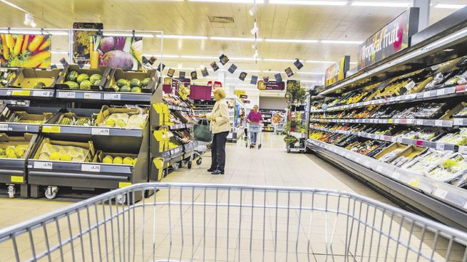  Consumo: ventas en supermercados y mayoristas subieron hasta 7,3% en abril
 