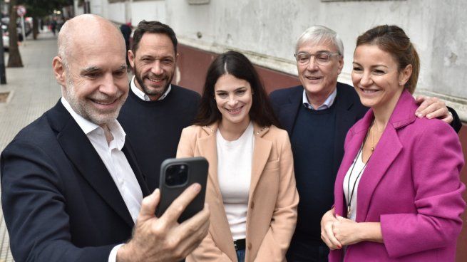  Larreta oficializó a los precandidatos a diputados nacionales por la Ciudad
 