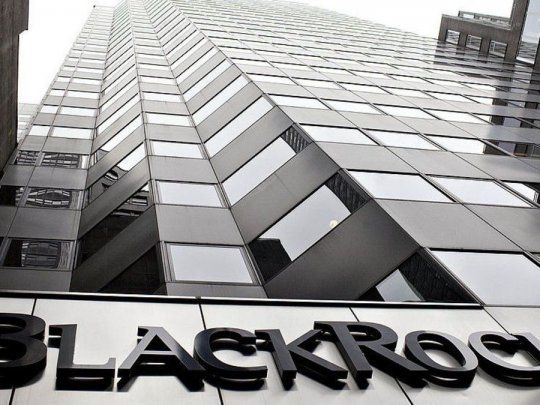  Por qué la decisión de BlackRock de crear un fondo de BTC podría hundir a otra empresa
 