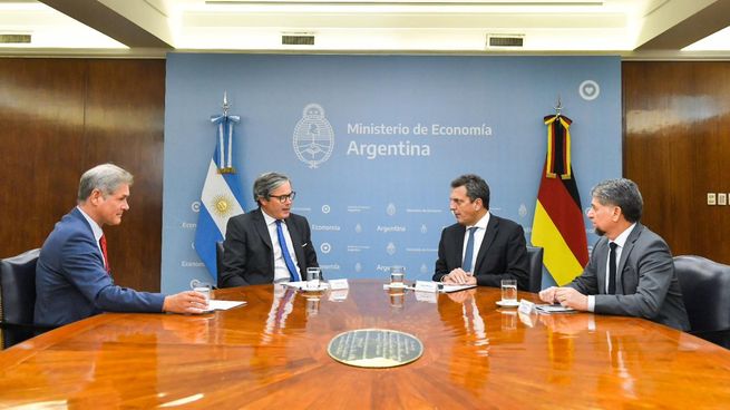  Massa y el embajador de Alemania repasaron los principales ejes de la agenda bilateral 
 