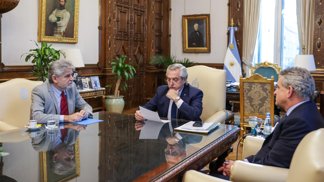  Agustín Rossi convocó a la primera reunión de Gabinete tras el cierre de listas
 