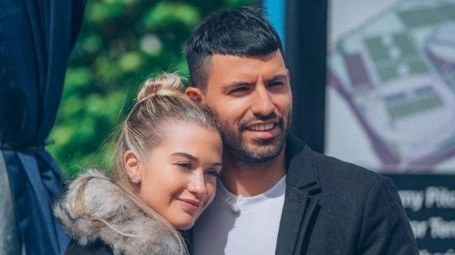  El Kun Aguero se dejó de seguir con su novia: ¿están separados?
 