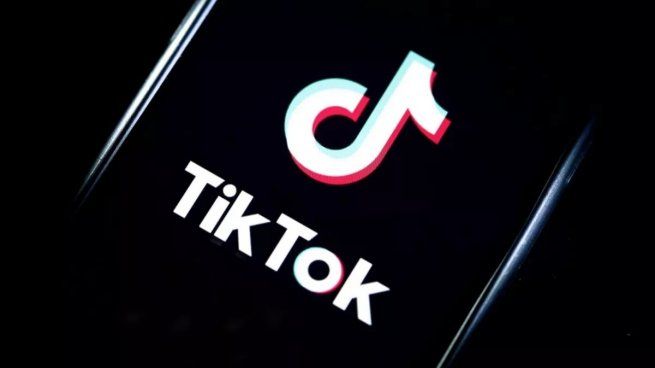  Impactante: adolescente se cortó el brazo para cumplir un desafío de TikTok
 