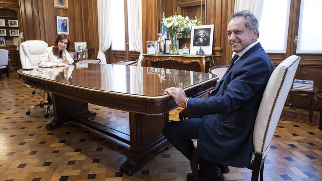  Cristina Kirchner y Daniel Scioli se reunieron en el Senado tras el frenético cierre de listas
 