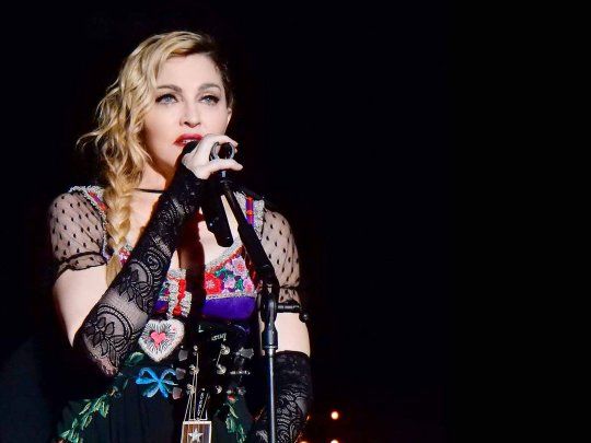  Madonna fue internada en terapia intensiva por una 