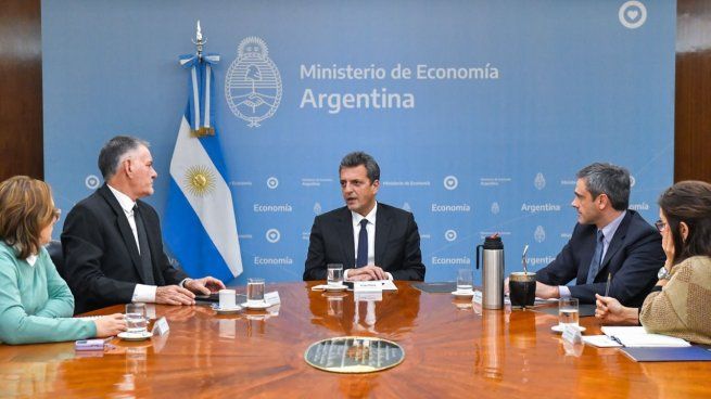  Ganancias: Massa se reunió con los titulares de la AFIP para avanzar en la medida
 