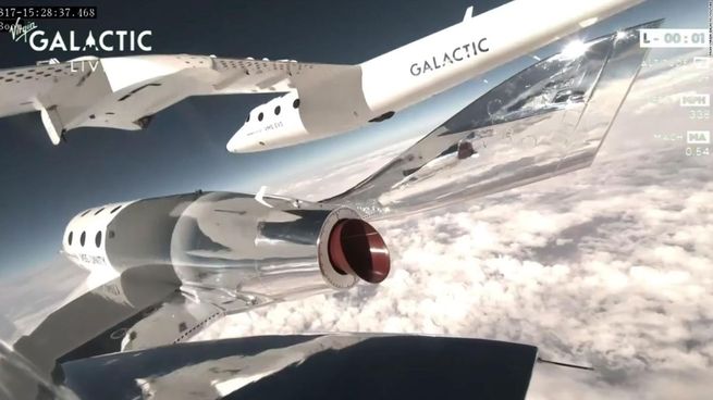  Por primera vez, Virgin Galactic llevó a clientes al espacio
 