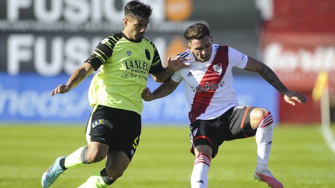  River da un paso en falso ante Barracas Central
 