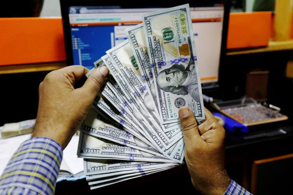 Dólar abre sin cambios entre caída del Imacec de mayo y alza en el precio del cobre