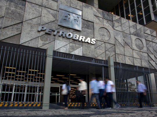  Dólar: Gobierno argentino le pidió a Brasil diferir pagos por electricidad a 180 días
 