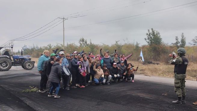  Gerardo Morales y Aníbal Fernández se cruzaron por una foto de Gendarmería en Twitter
 