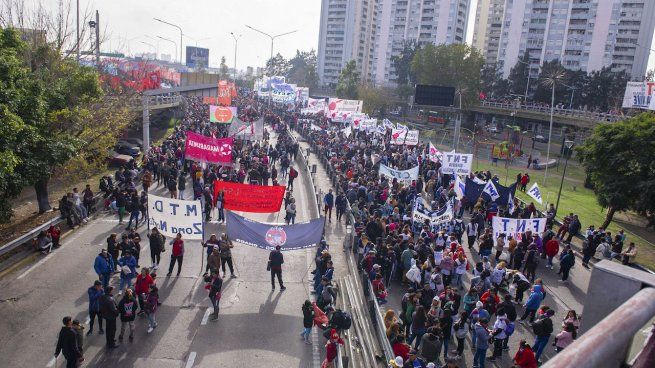  Piqueteros realizan hoy 80 cortes y protestas en CABA y el resto del país
 