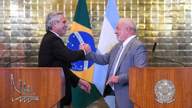  Alberto Fernández encabeza junto a Sergio Massa cumbre del Mercosur y suma foto con Lula
 