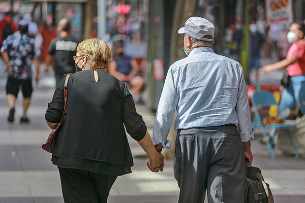 RN entrega contrapropuesta a la reforma de pensiones: apunta a aumento de la PGU por años cotizados y solidaridad intrageneracional a mujeres