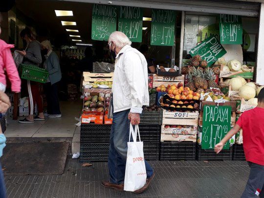  La canasta básica de alimentos para una familia en PBA superó en julio los $100.000
 