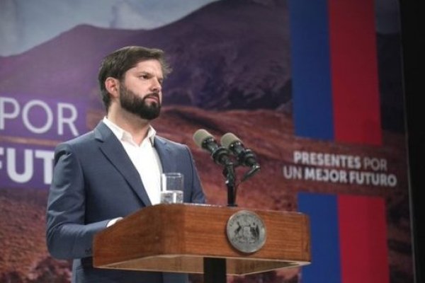 Boric reconoce que conoció detalles del caso Democracia Viva antes de que se informara en los medios