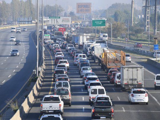  Choferes de la línea 60 cortan la Panamericana mano a la Ciudad de Buenos Aires
 