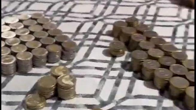  Un niño de 9 años vendió 1.200 pesos en monedas y le pagaron cinco veces más
 