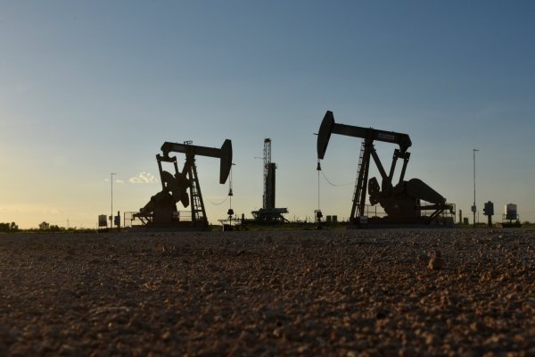 OPEP+ sorprende con un recorte de producción de petróleo de 1 millón de barriles