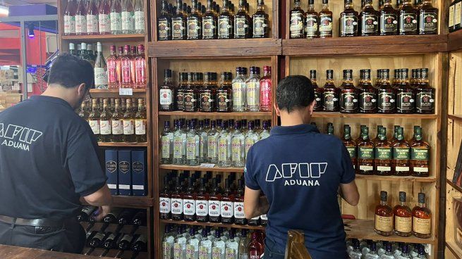  Aduana incautó más de 1500 botellas de vino, whisky y vodka importado en la frontera
 