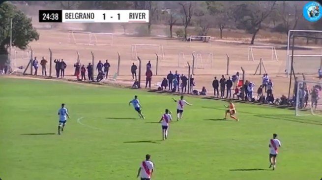  ¿Igual al de Di María a Francia en la final? El gol de Belgrano a River que se viralizó
 