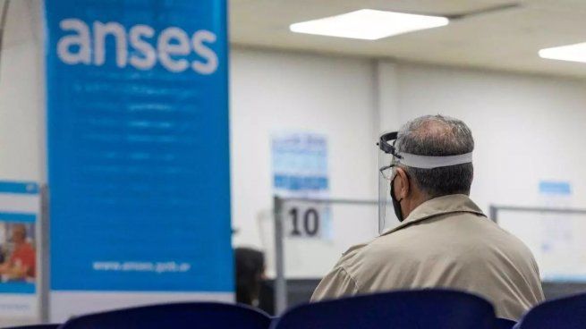  ANSES entrega hasta $94.434 durante julio: ¿a quiénes les corresponde?
 