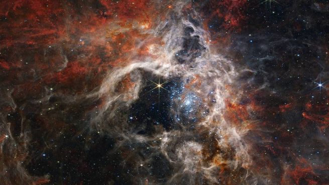  Histórico: la NASA logró capturar un plano imperdible del nacimiento de estrellas similares al sol
 