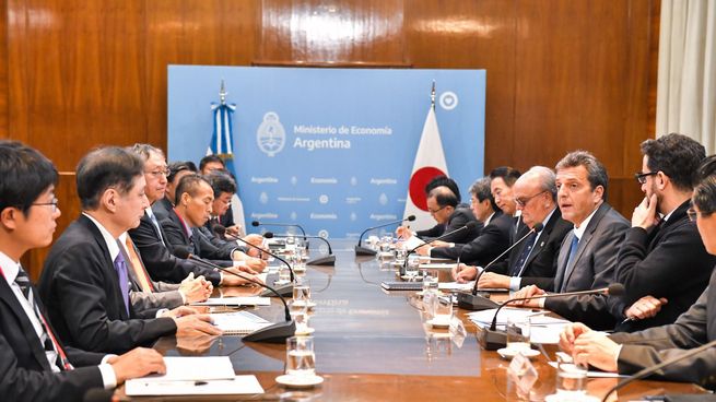  Sergio Massa se reunió con empresarios japoneses para acelerar inversiones productivas 
 