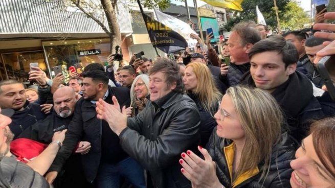  Fiscal pidió información clave sobre los aportes a la campaña de Javier Milei
 