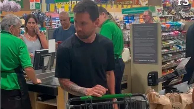  Furor por las fotos de Lionel Messi en un supermercado en Miami
 