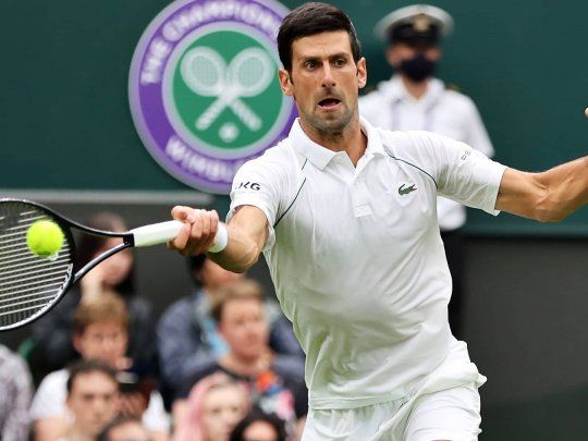  Djokovic le ganó a Sinner y llegó a su novena final de Wimbledon
 