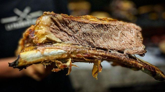  Joya oculta: una parrilla secreta con una propuesta única que es furor entre amantes de la carne
 