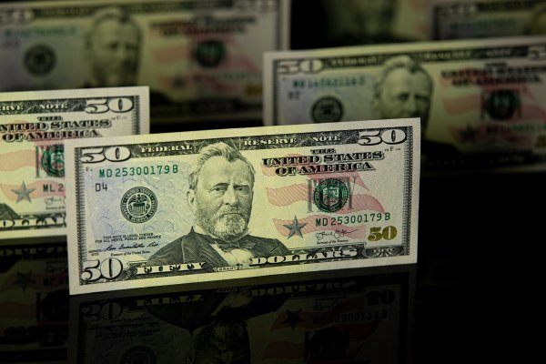 Dólar abre plano entre expectativas de tasas tras menores presiones inflacionarias locales y en EEUU