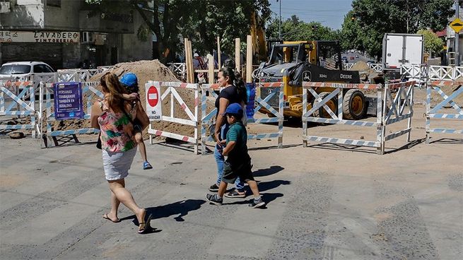  AySA inició obras para llevar agua potable a 75.500 habitantes del Barrio 21-24 en CABA
 