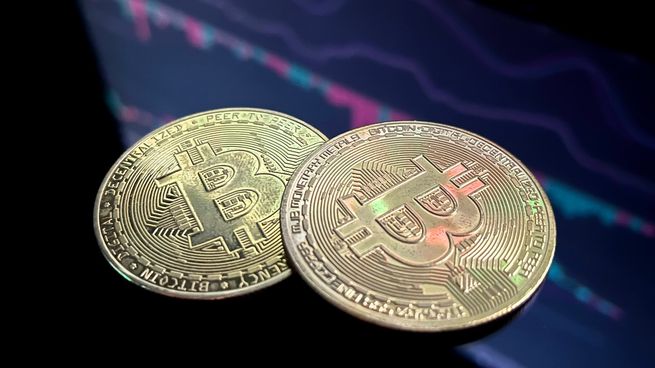  Bitcoin registra una leve caída, pero lucha por mantenerse en los u$s30.000
 