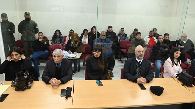  Absolvieron a 19 policías por la desaparición seguida de muerte de un joven en Rosario
 