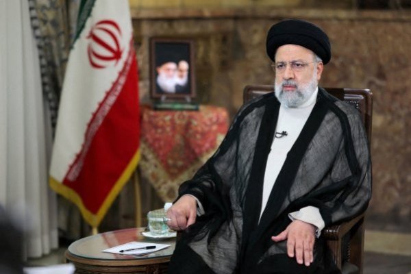 El helicóptero donde viajaba el Presidente iraní realiza un aterrizaje forzoso