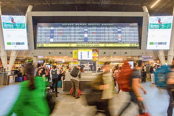 Aeropuerto de Santiago aumentó en 11% el flujo de pasajeros en abril