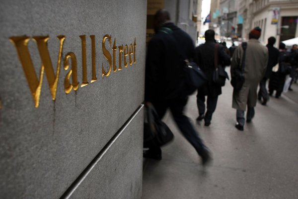 Wall Street retoma operaciones mayoritariamente en positivo tras cifras de empleo en EEUU, pero el IPSA cae arrastrado por SQM