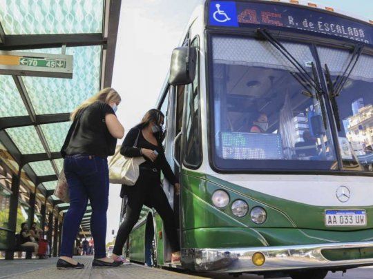  Paro de colectivos en zona oeste por el crimen de un chofer
 