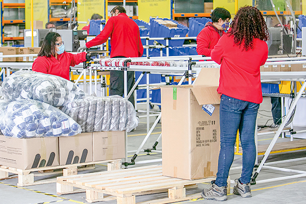 Desempleo entre la población extranjera continúa subiendo y llega a 6,9% en el trimestre terminado en febrero