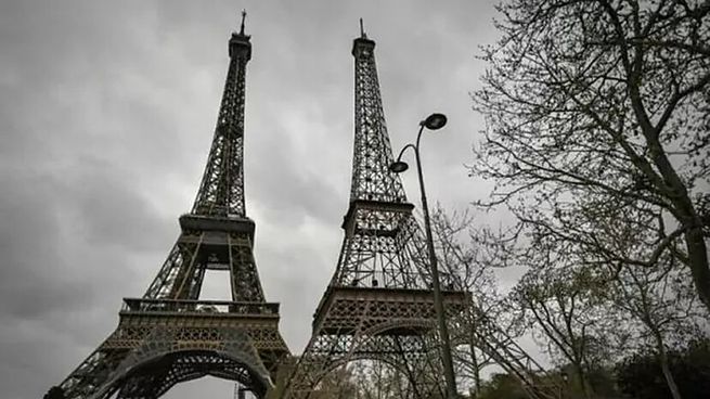  Francia: inaguraron una torre Eiffel 10 veces más chica que la original 
 