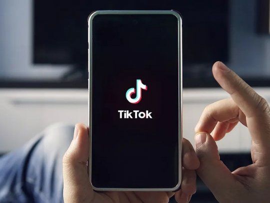  TikTok: Australia prohibirá el uso de la red social en dispositivos públicos
 