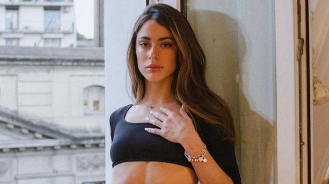  Fans de Tini Stoessel descubrieron que se hizo un nuevo piercing
 