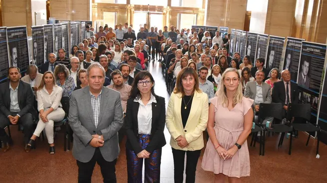  Batakis anunció nueva línea de créditos por los 40 años de Democracia
 