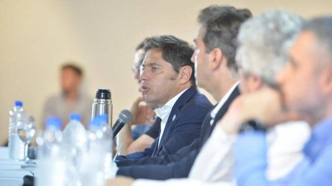  Axel Kicillof se reúne con empresarios de transporte para implementar nuevas medidas de seguridad
 