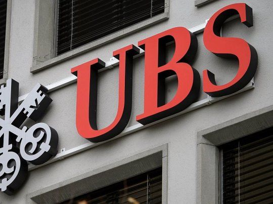  Los Credit Default Swap de UBS tocaron récord de 11 años tras la compra del Credit Suisse
 